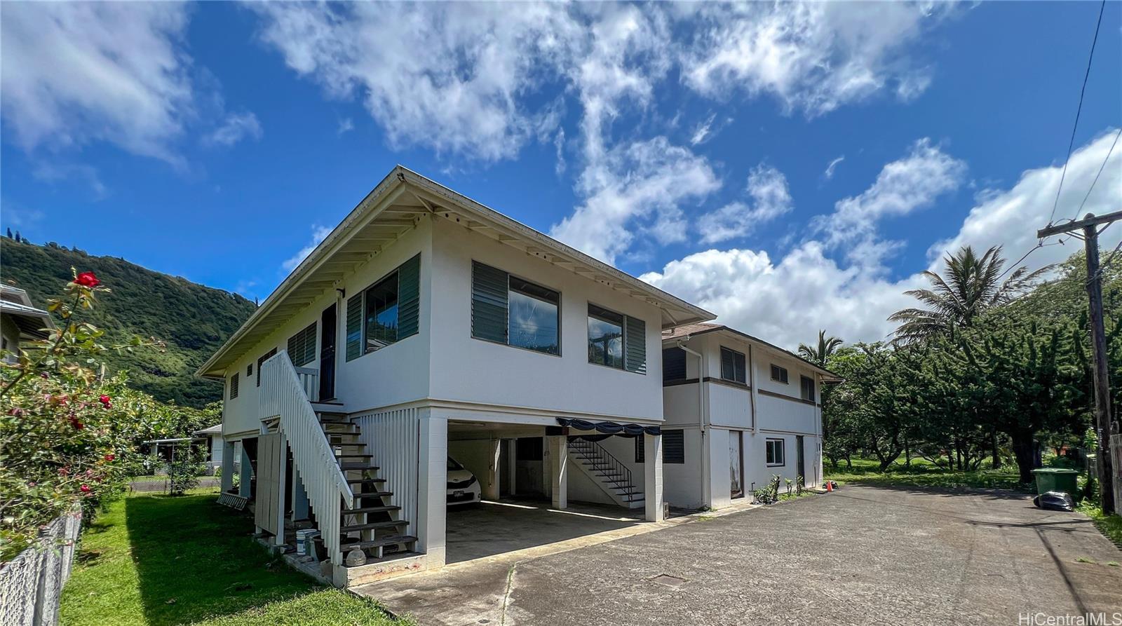 Schematyczny widok domu z góry z kompasem wskazującym północ południe wschód zachód